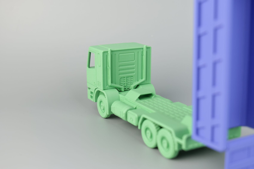 Dump-Truck-with-Modular-Bucket-Bambu-Lab-A1-Mini-Review5.jpg