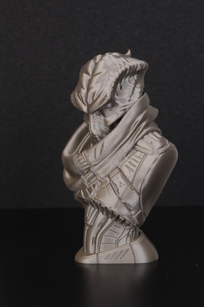 Alien-Bounty-Hunter-from-Eastman-printed-on-Sidewinder-X1-4.jpg